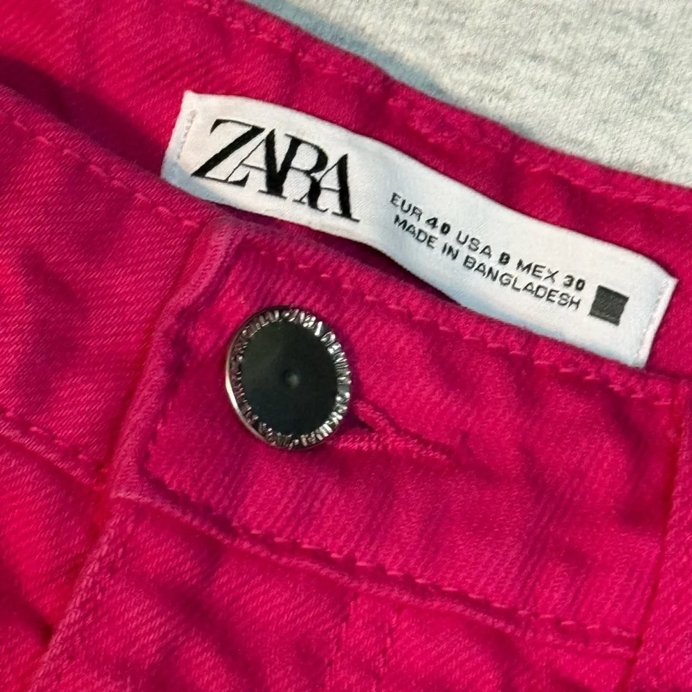 Zara‎ High-Waisted Fuchsia Denim Shorts 🌺